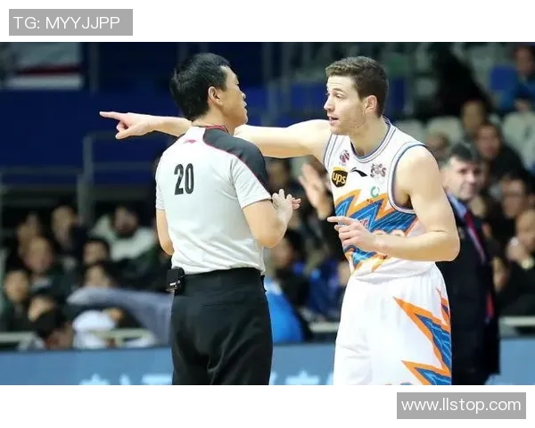 深入探讨上海篮球队在赛季中的力量表现与数据分析结果 深入探讨上海篮球队在赛季中的力量表现与数据分析结果